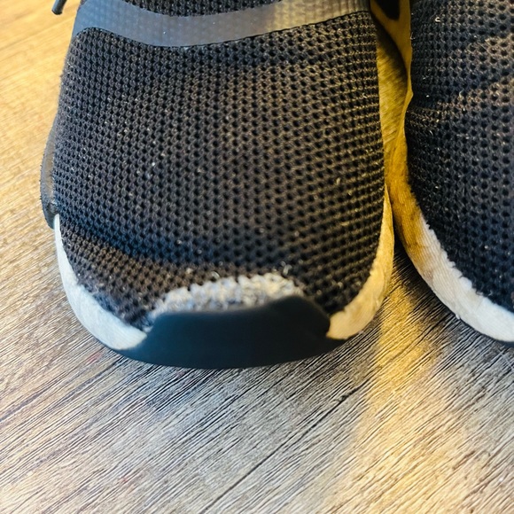 Boys adidas running shoes - Picture 3 of 10